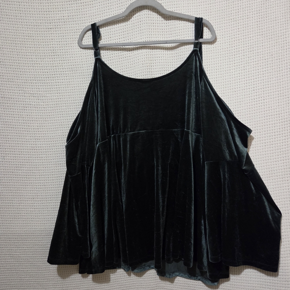Torrid 5x Velvet Cold Shoulder Top - Emerald Green - Picture 8 of 10